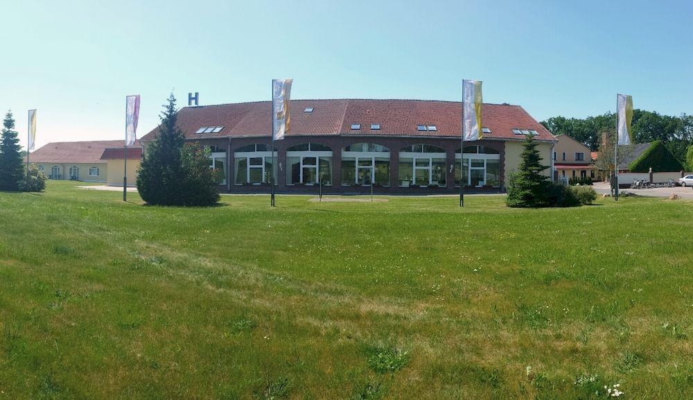Sport-&Vital-Resort Neuer Hennings Hof Perleberg Exterior foto