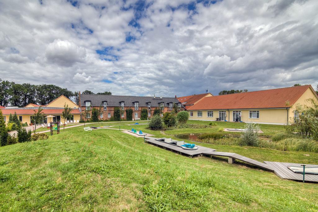 Sport-&Vital-Resort Neuer Hennings Hof Perleberg Exterior foto
